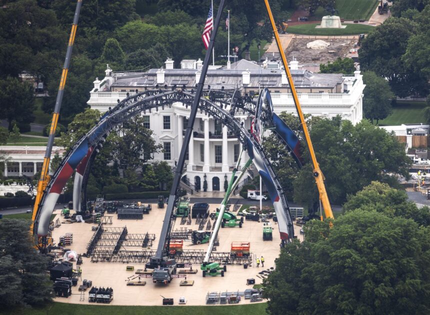 Construyen estadio en la Casa Blanca para la pelea de la UFC por el cumpleaños de Trump